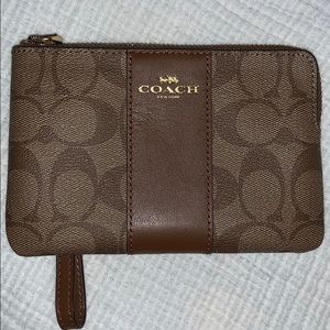 New (Never Used) Coach Corner Zipped Wristlet